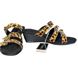 NWT Vionic Leopard‎ Triple Strap Park Dwyn Orthotic Wedge Sandal Size 7